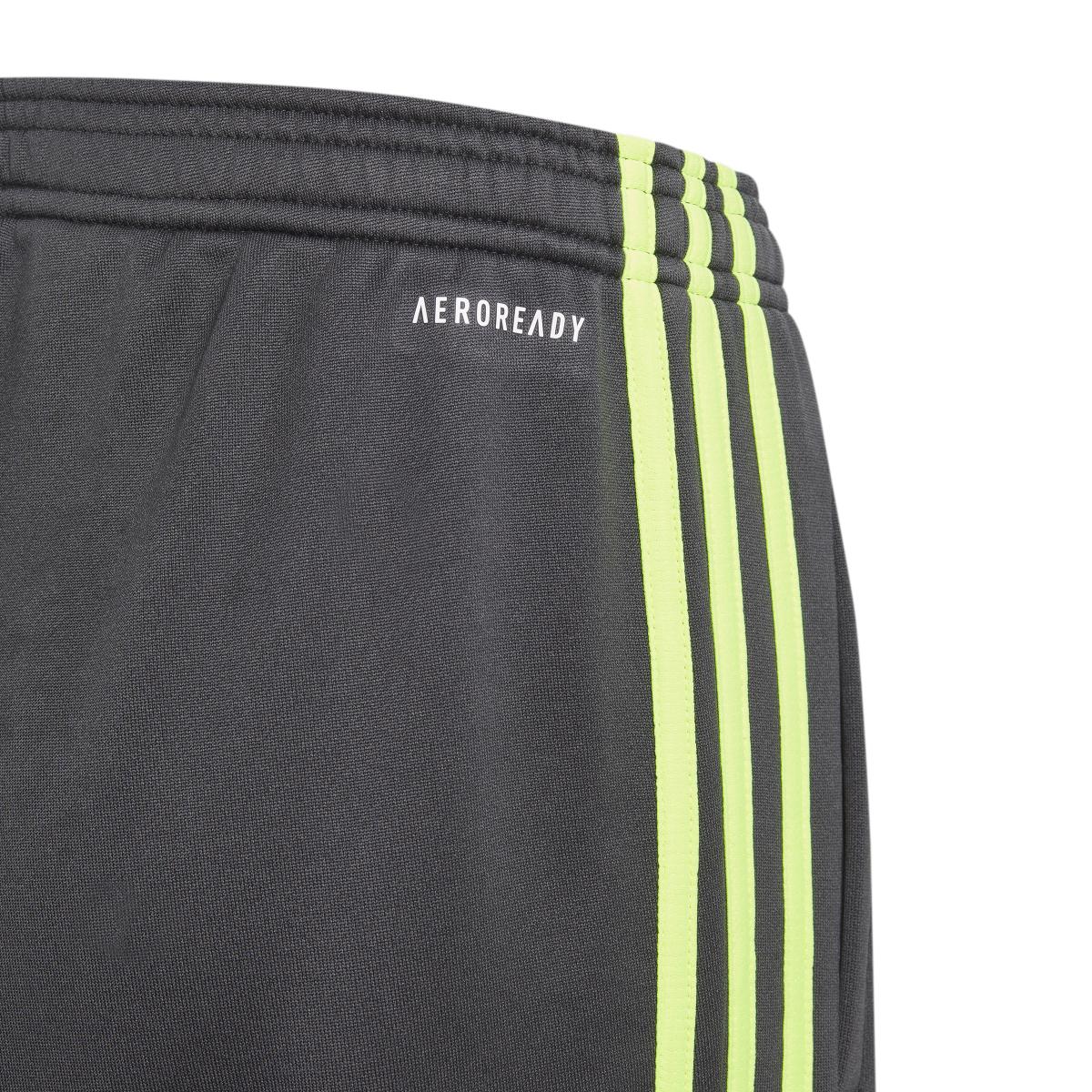 product/2/0/2025_09_adidas_hz0087_4_apparel_photography_detail_view_1_white.jpg