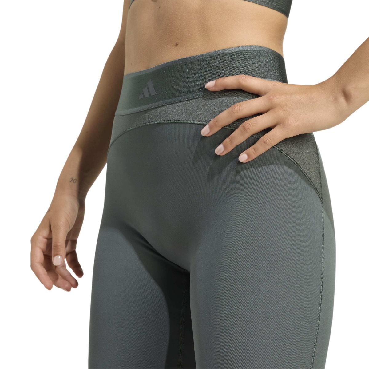 product/2/0/2025_09_adidas_jn2652_5_apparel_on_model_detail_view_1_white.jpg
