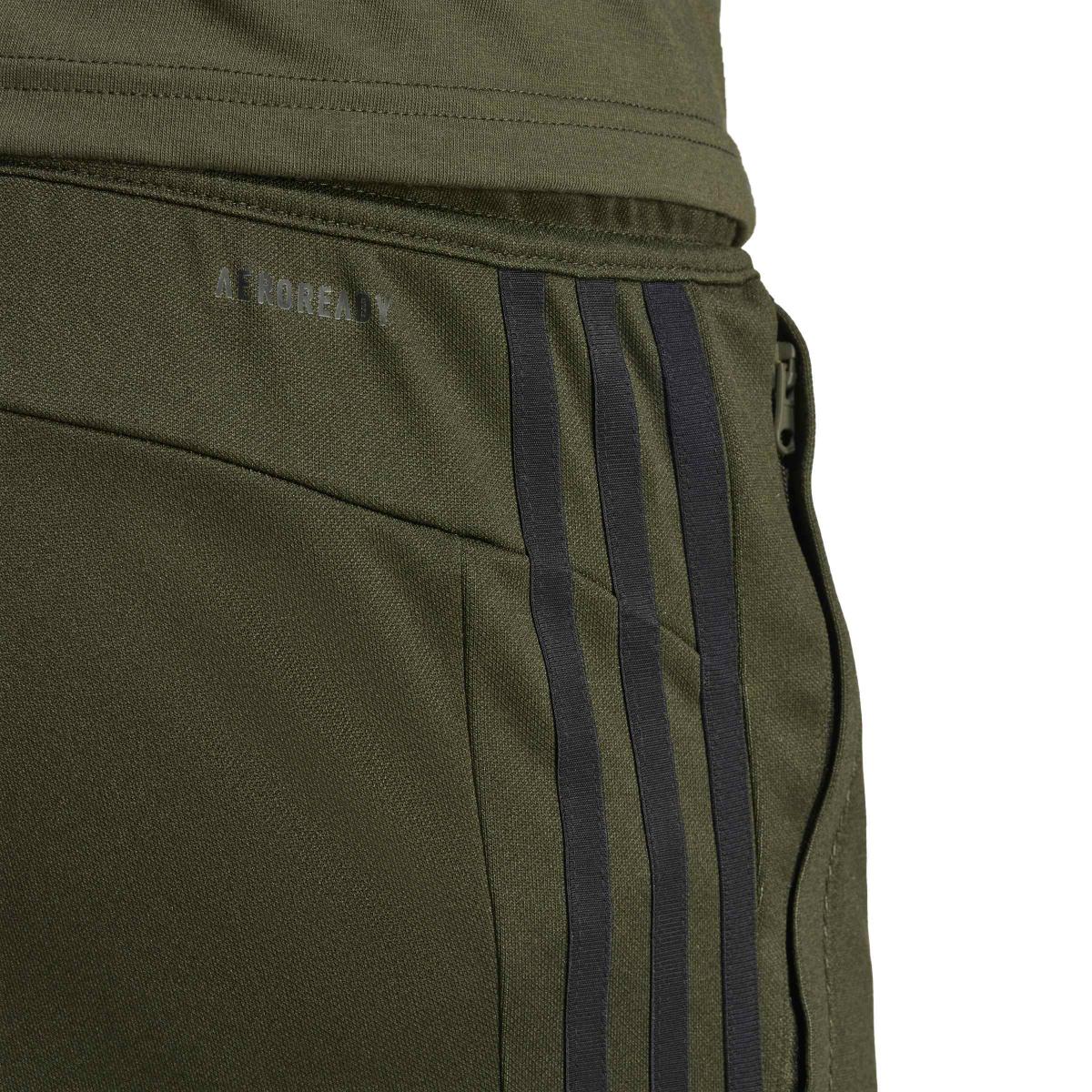 product/2/0/2025_09_adidas_jp4980_6_apparel_on_model_detail_view_2_white.jpg