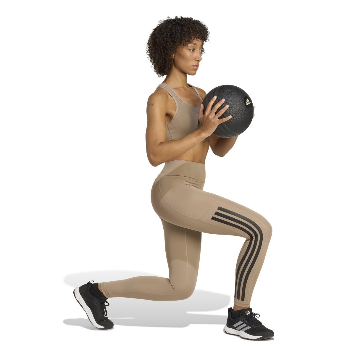 product/2/0/2025_09_adidas_jx8843_5_apparel_on_model_walking_view_white.jpg