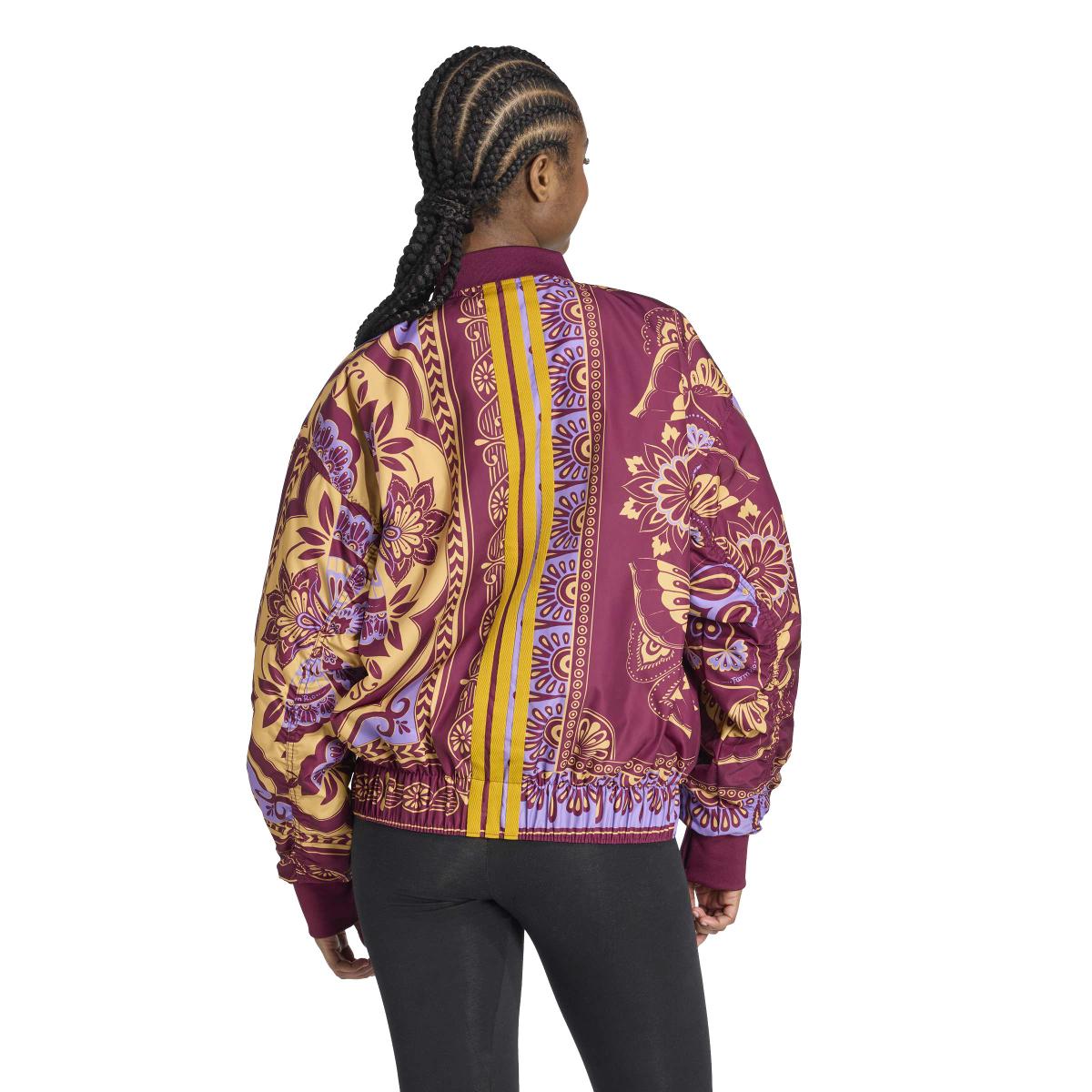 product/2/0/2025_adidas_jl8621_3_apparel_on_model_back_view_white.jpg