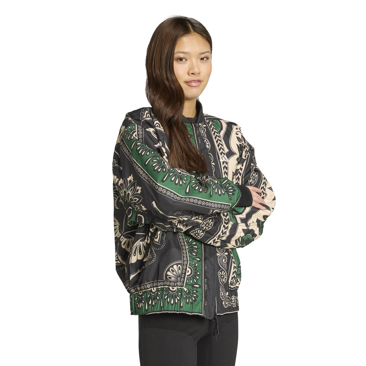 product/2/0/2025_adidas_jl8622_4_apparel_on_model_walking_view_white.jpg