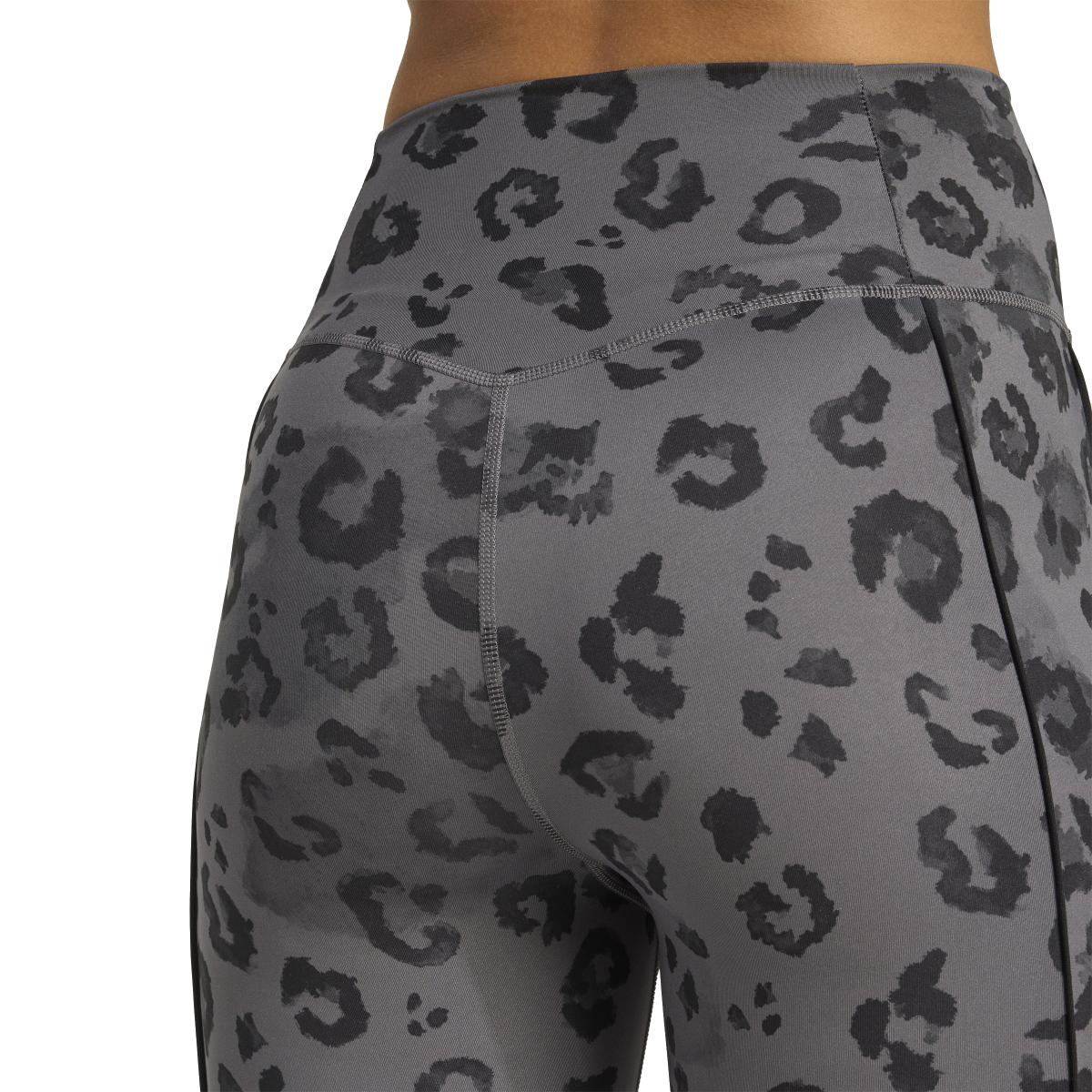 product/2/0/2025_adidas_jn2650_7_apparel_on_model_detail_view_2_white.jpg