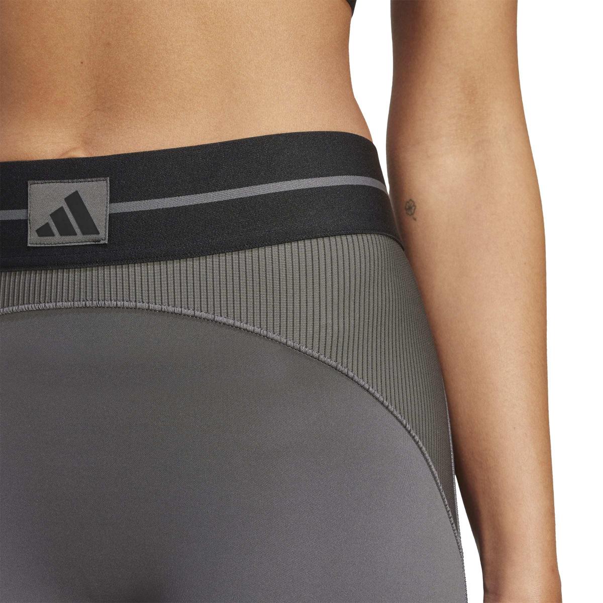 product/2/0/2025_adidas_jn2651_6_apparel_on_model_detail_view_2_white.jpg