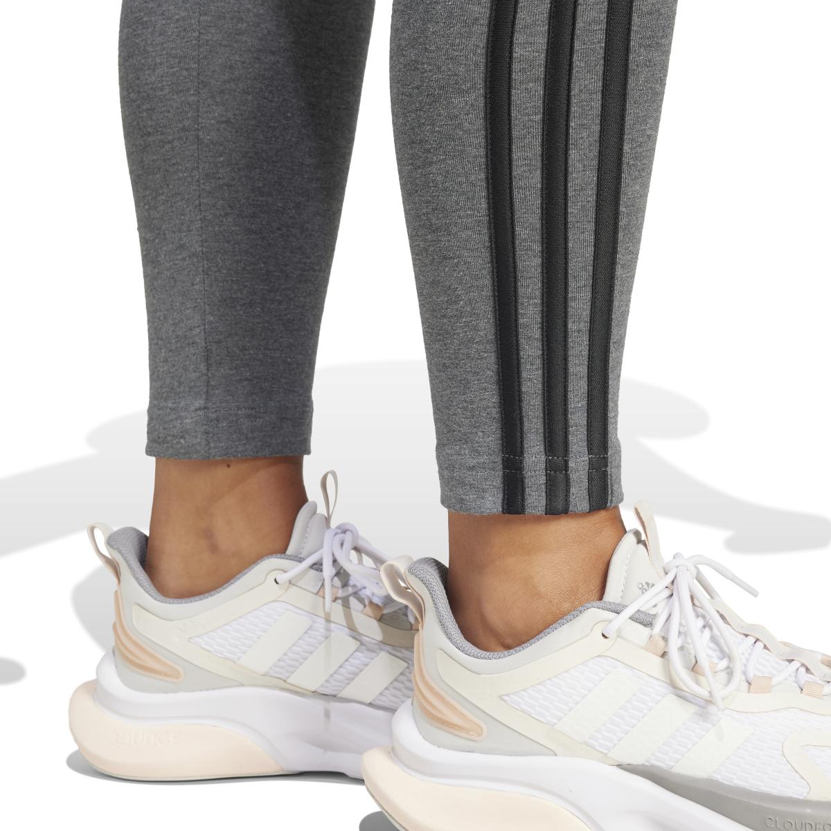 product/a/d/adidas_gv6019_7_apparel_on_model_detail_view_2_white-nw052224.jpg