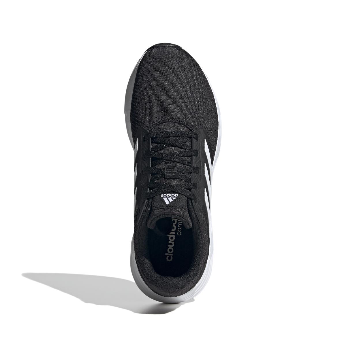 product/a/d/adidas_gw3848_3_footwear_photography_top_portrait_view_white_000.jpg