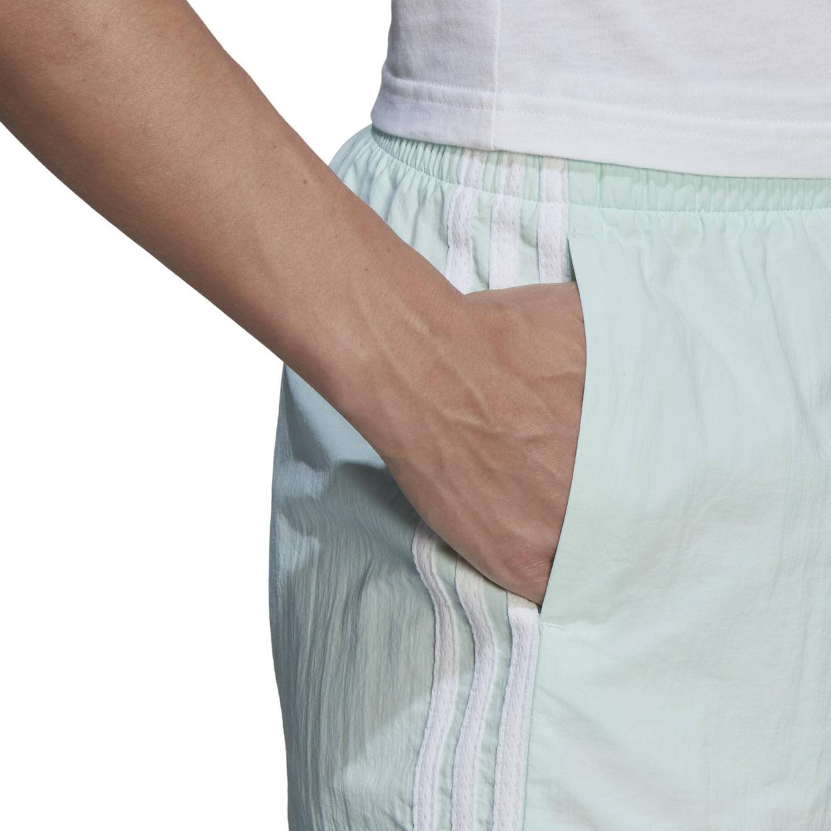 product/a/d/adidas_hc9151_8_apparel_on_model_detail_view_2_white.jpg