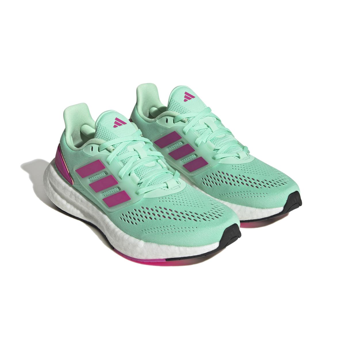 product/a/d/adidas_hq8577_6_footwear_photography_front_lateral_top_view_white_000.jpg