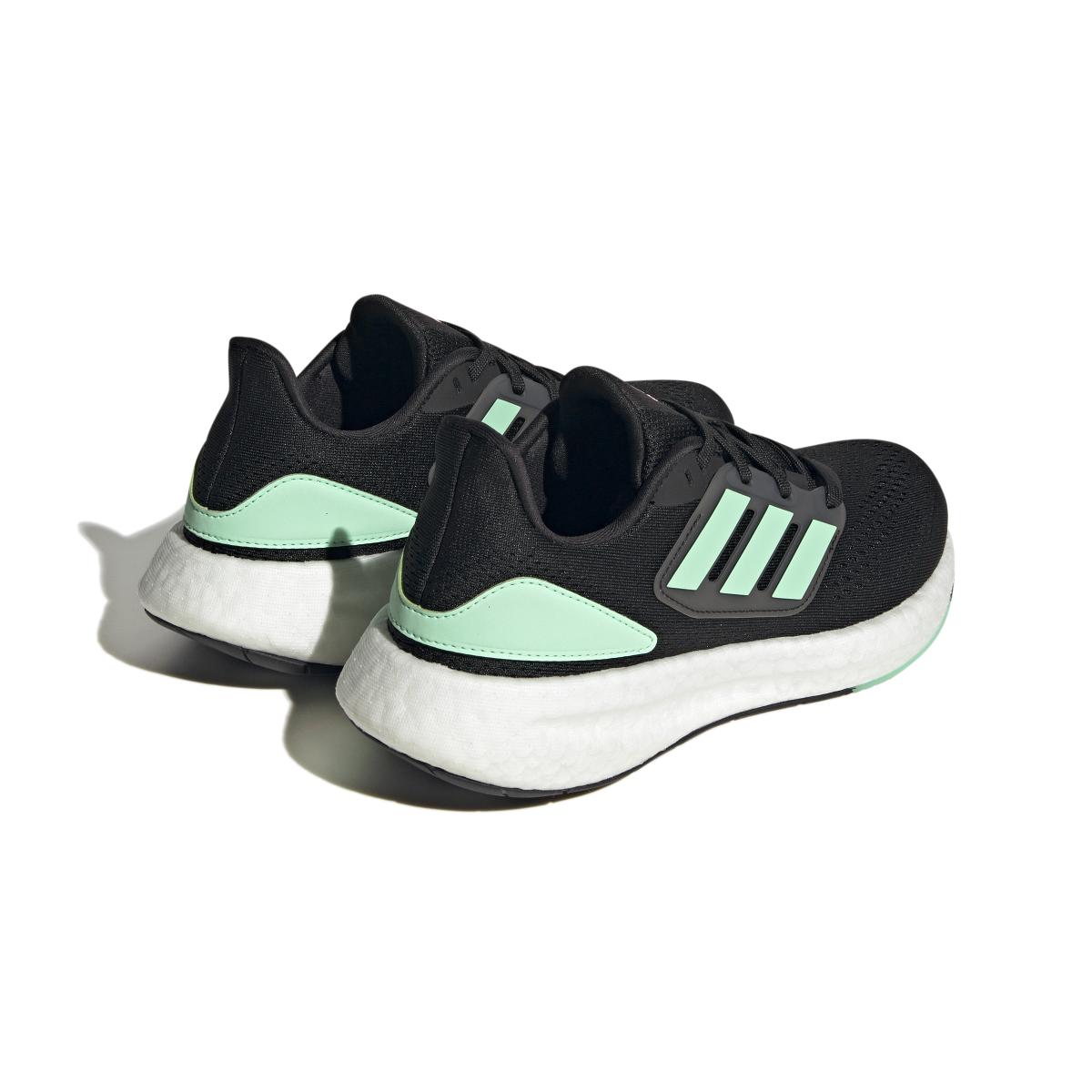 product/a/d/adidas_hq8578_7_footwear_photography_back_lateral_top_view_white_000.jpg