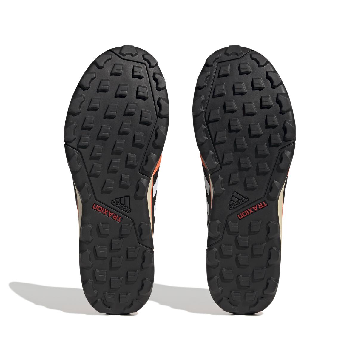 product/a/d/adidas_hr1170_4_footwear_photography_bottom_view_white_000.jpg