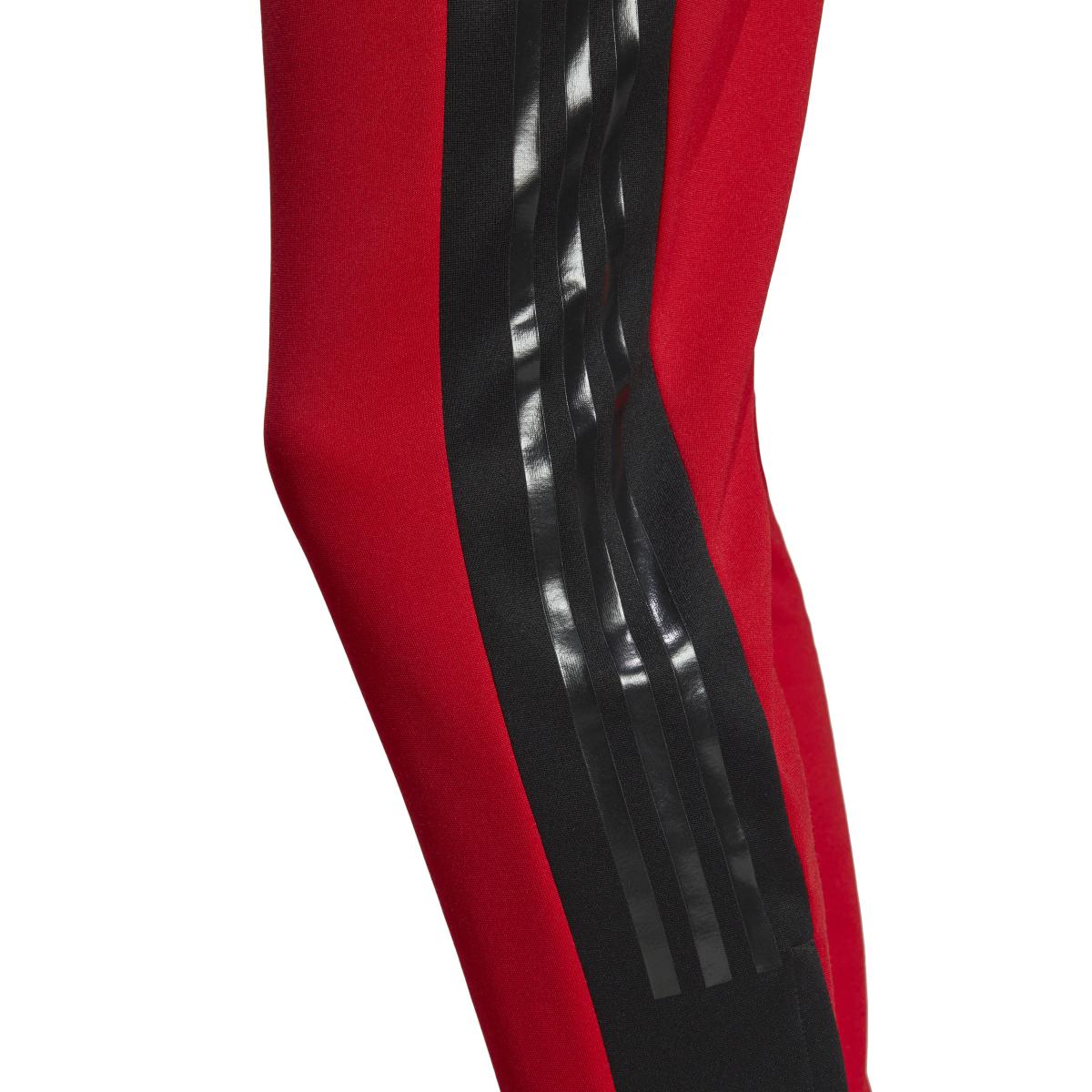 product/a/d/adidas_hy3784_7_apparel_on_model_detail_view_2_white.jpg