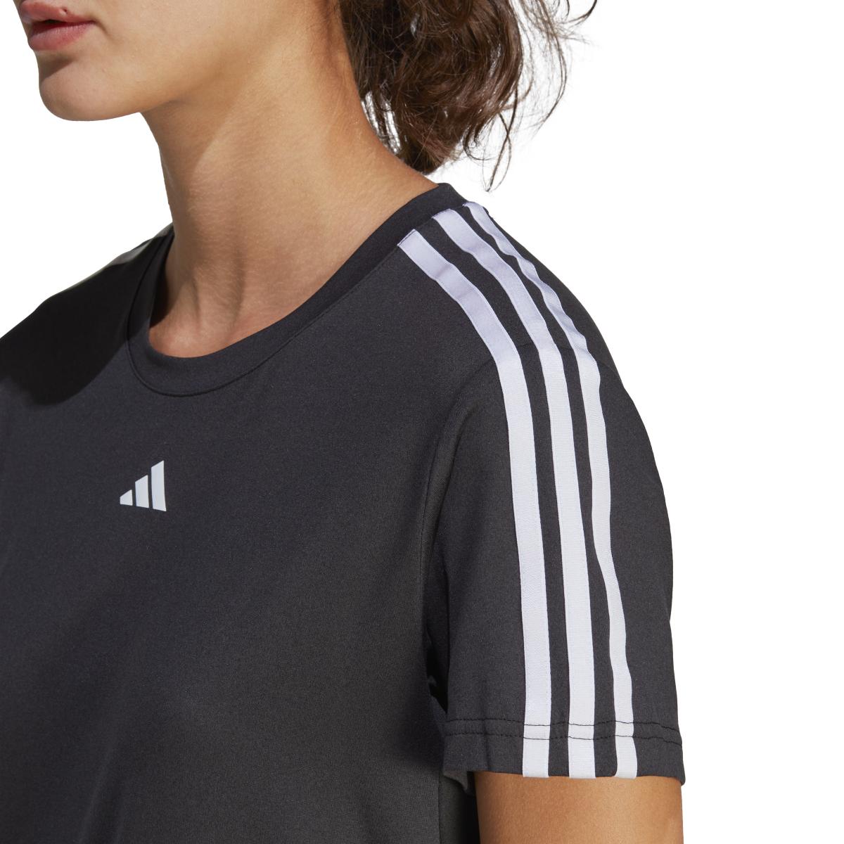 product/a/d/adidas_ic5039_8_apparel_on_model_detail_view_2_white.jpg