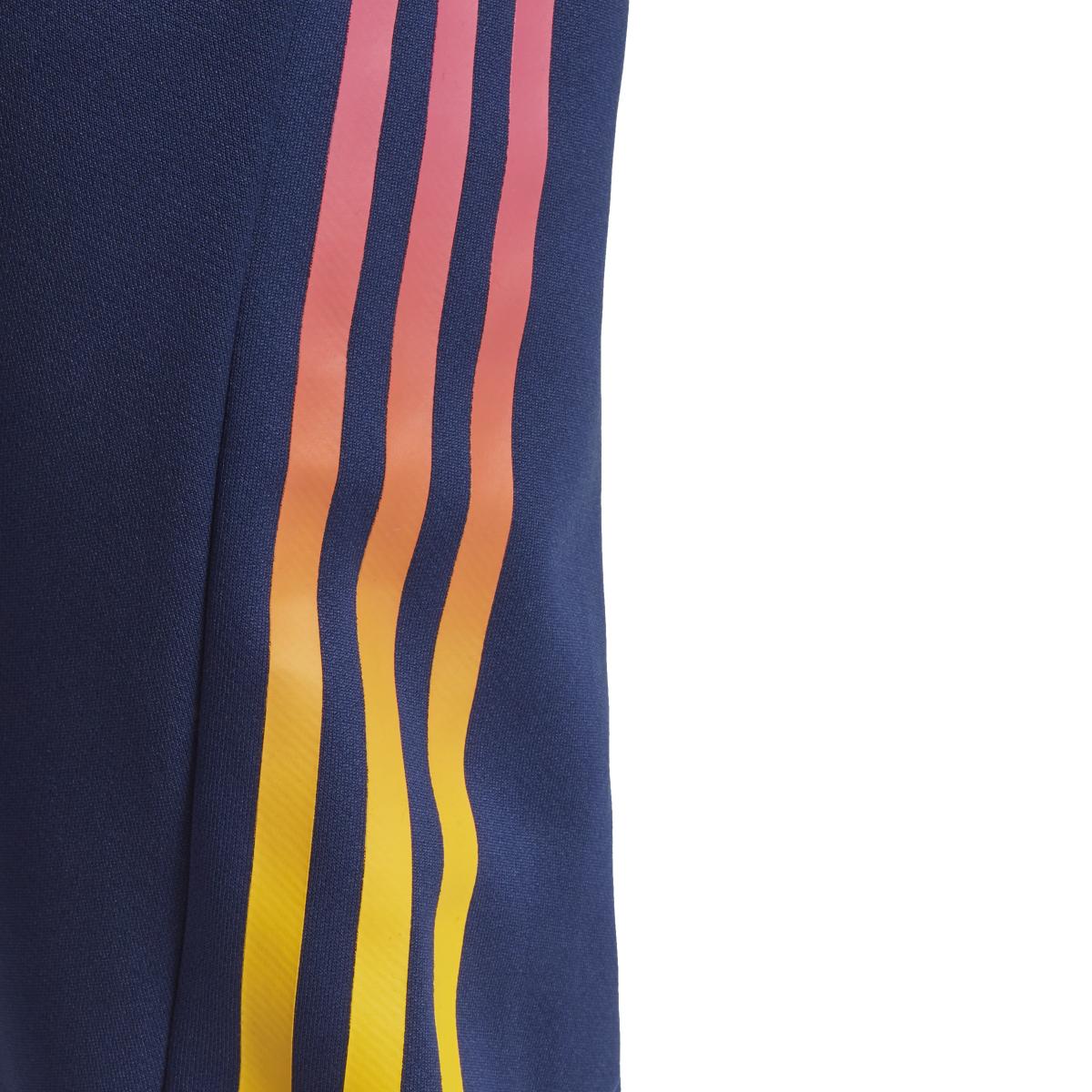 product/a/d/adidas_ic5490_7_apparel_on_model_detail_view_2_white.jpg
