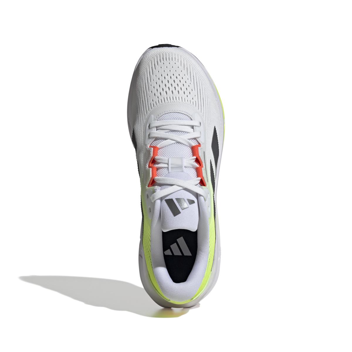 product/a/d/adidas_id6319_3_footwear_photography_top_portrait_view_white.jpg
