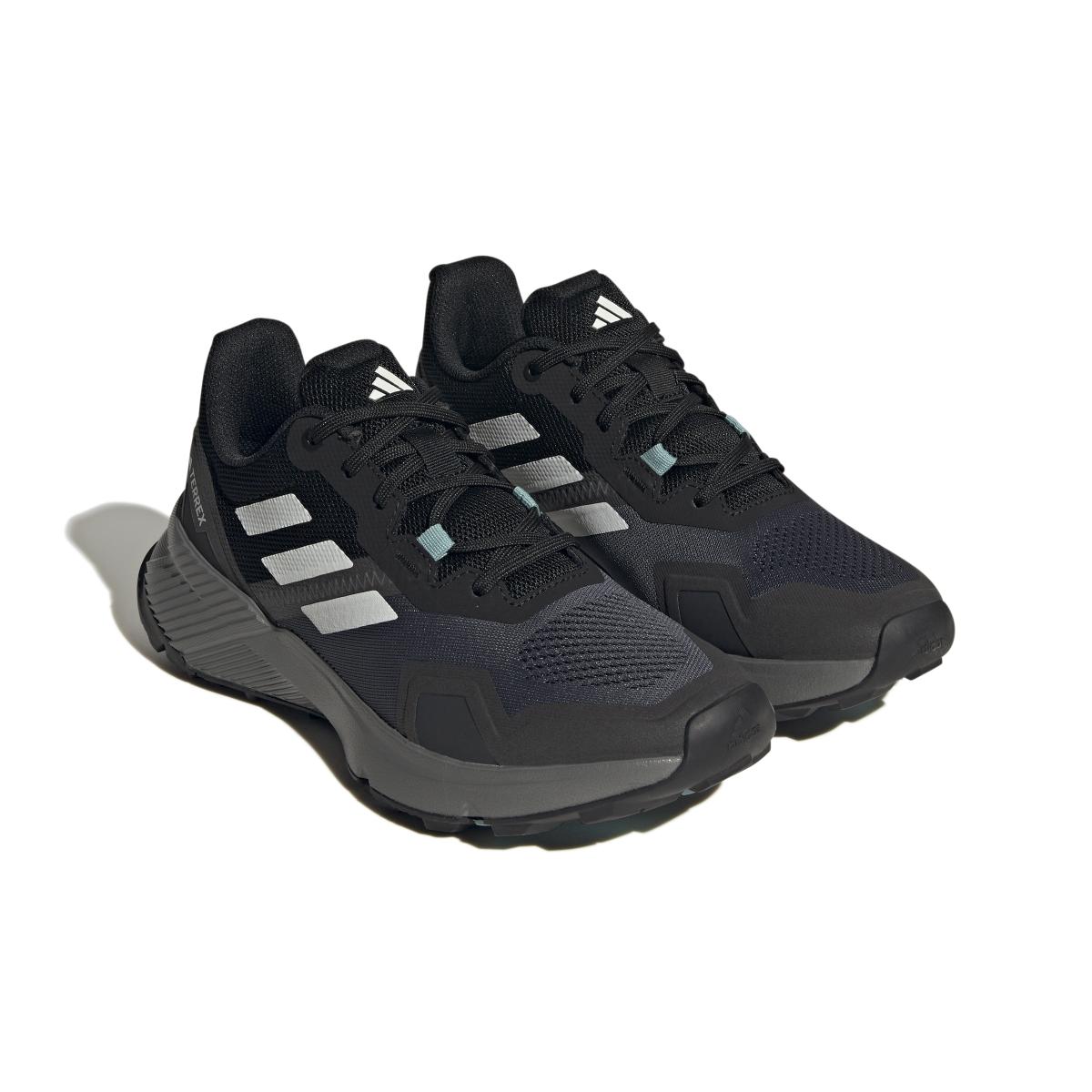 product/a/d/adidas_if5030_6_footwear_photography_front_lateral_top_view_white.jpg