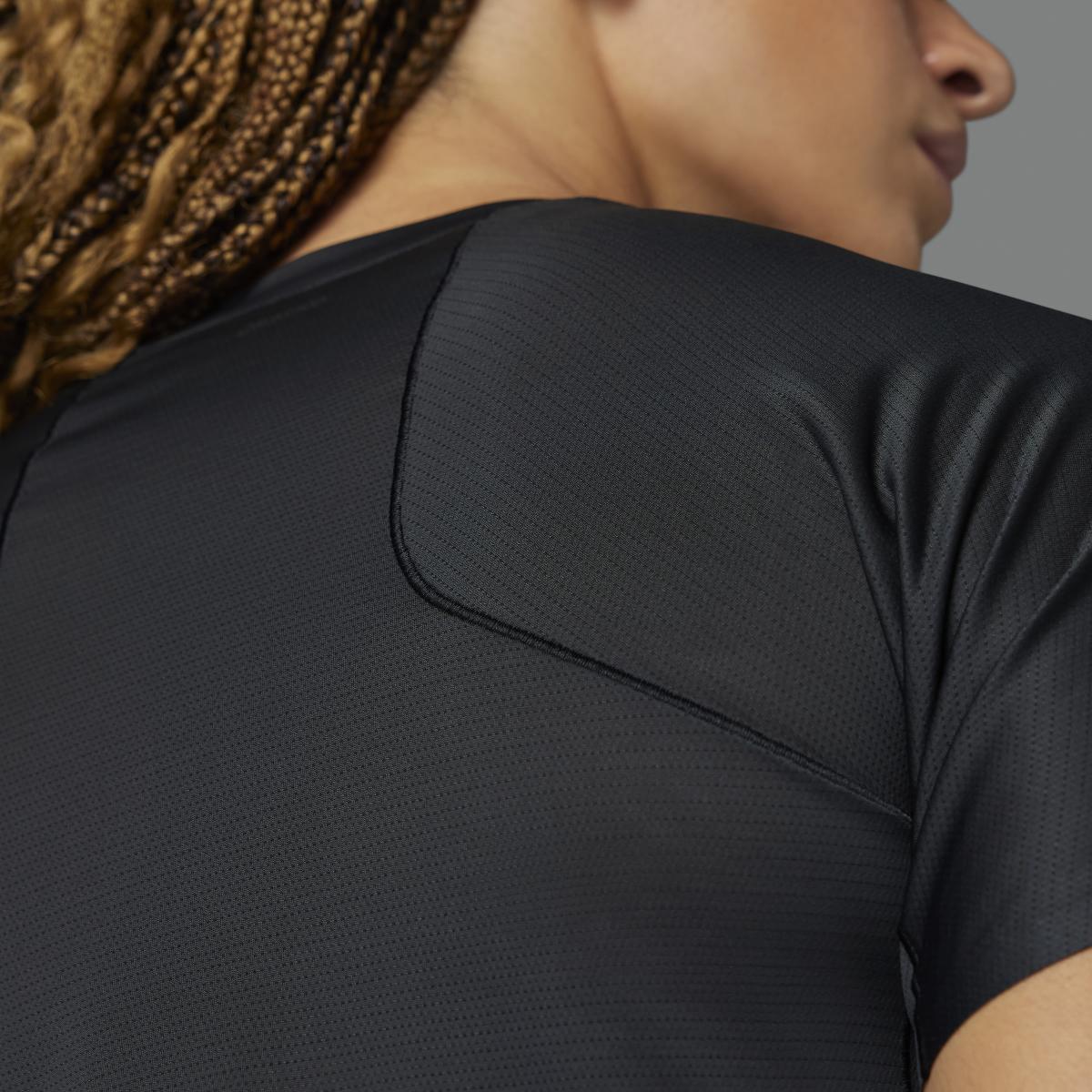 product/a/d/adidas_ik9710_16_apparel_photography_heromrktng_view_8-nw040524x.jpg