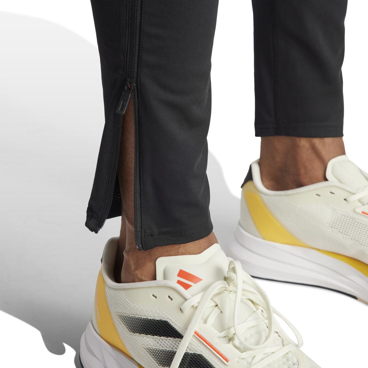 product/a/d/adidas_in1164_7_apparel_on_model_detail_view_2_white-nw040724.jpg