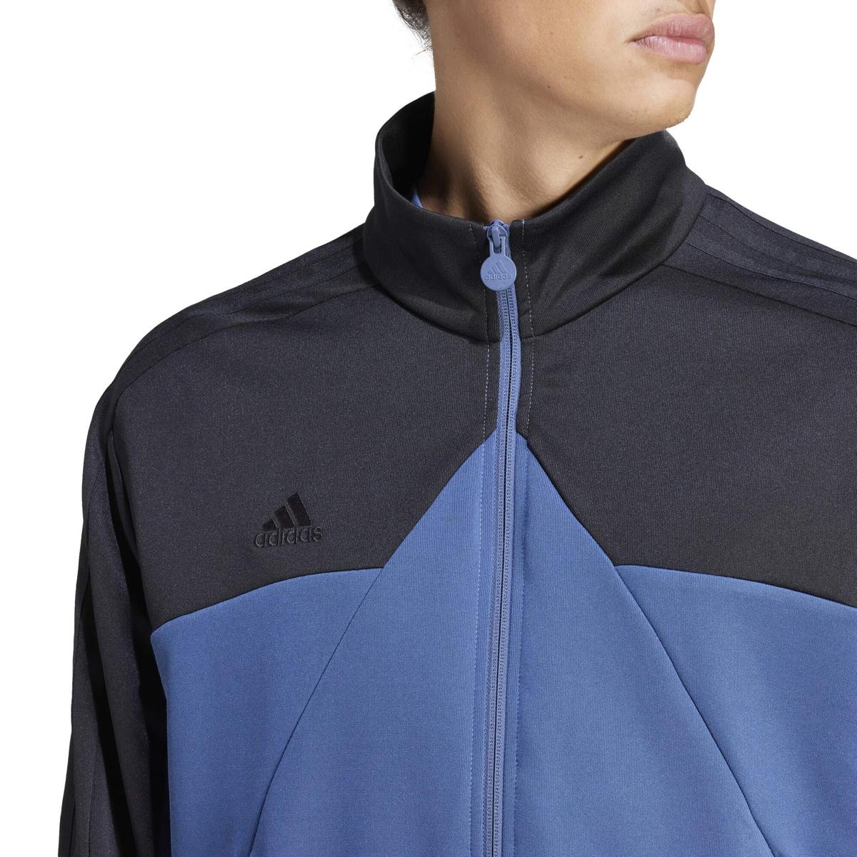 product/a/d/adidas_is1528_7_apparel_on_model_detail_view_1_white.jpg