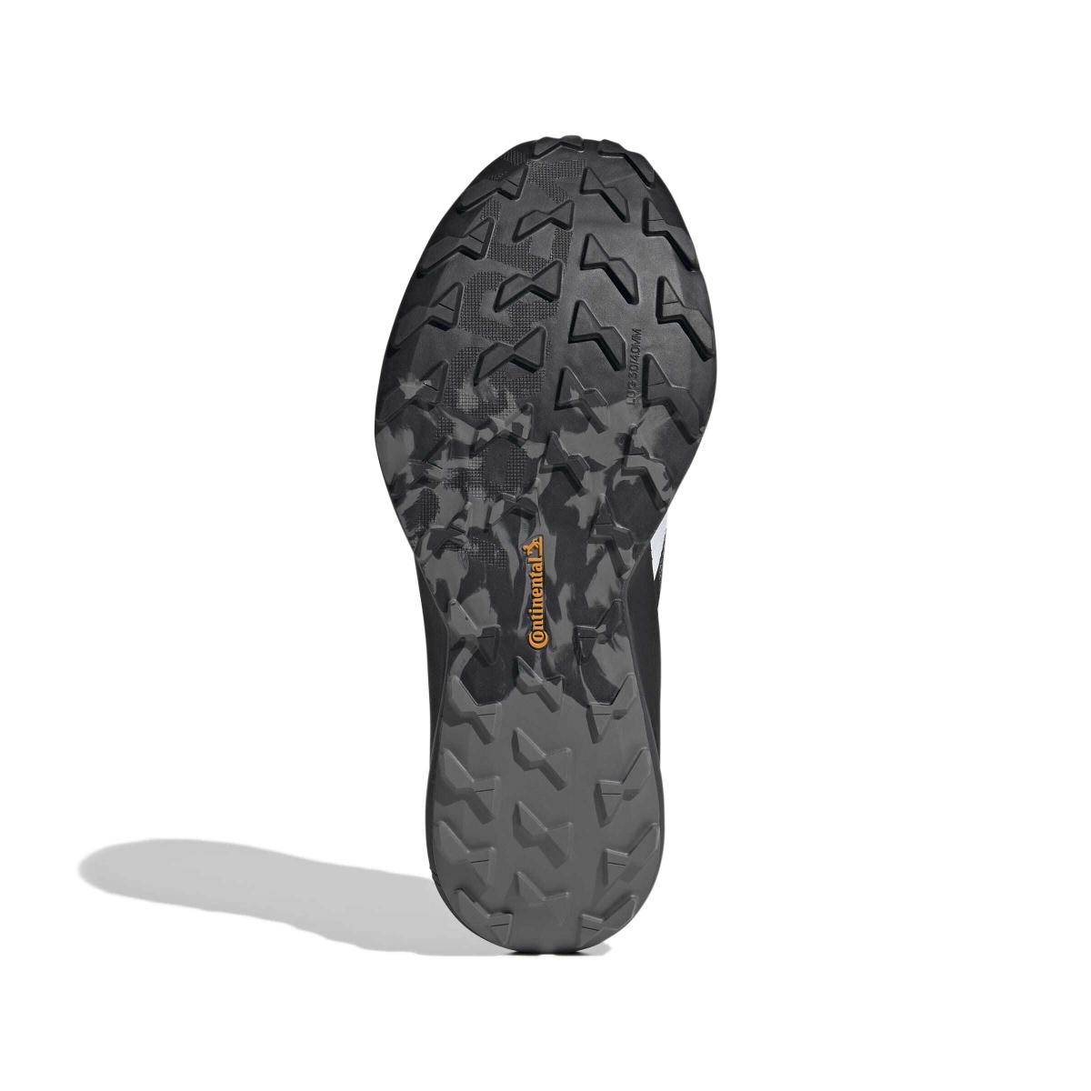 product/a/d/adidas_ji0949_4_footwear_photography_bottom_view_white-nw091625.jpg