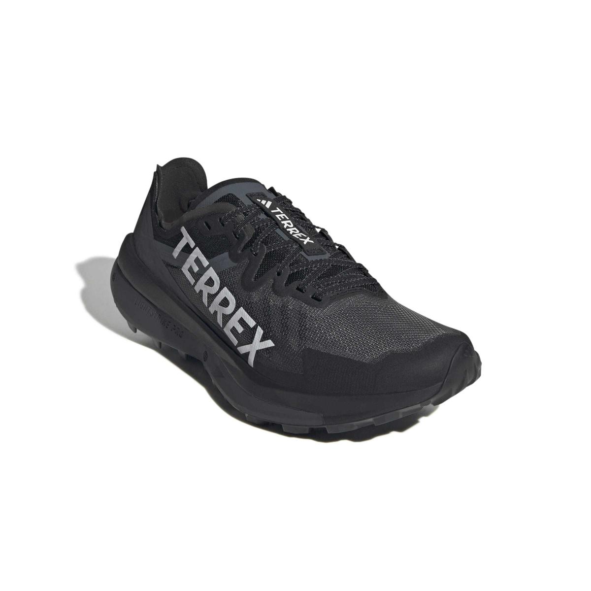 product/a/d/adidas_ji0949_6_footwear_photography_front_lateral_top_view_white-nw091625.jpg