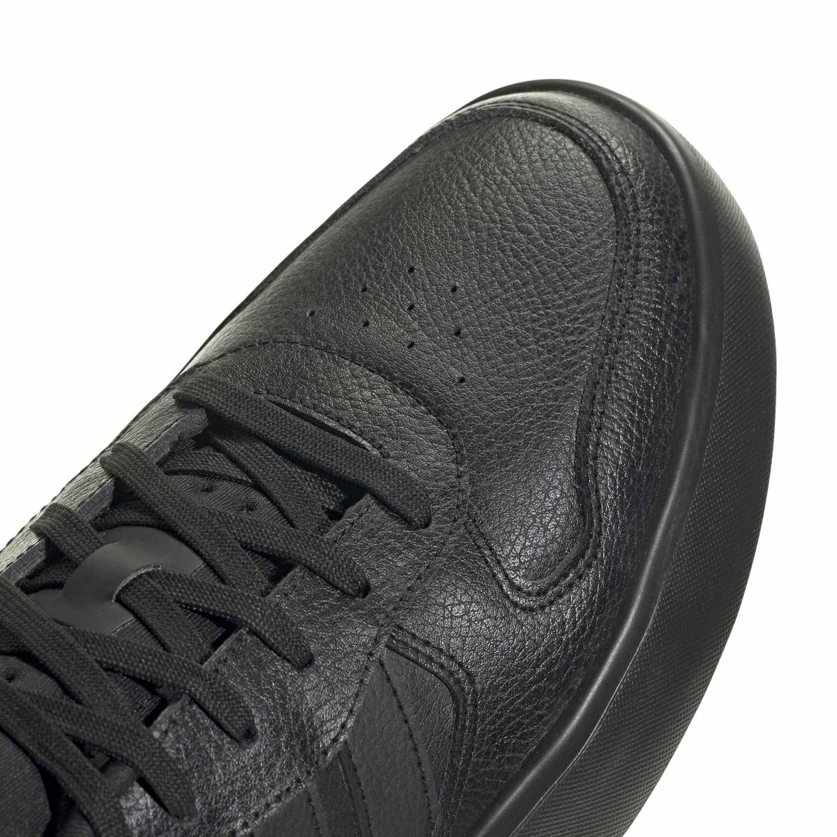 product/a/d/adidas_ji2167_8_footwear_photography_detail_view_1_white-nw091625.jpg