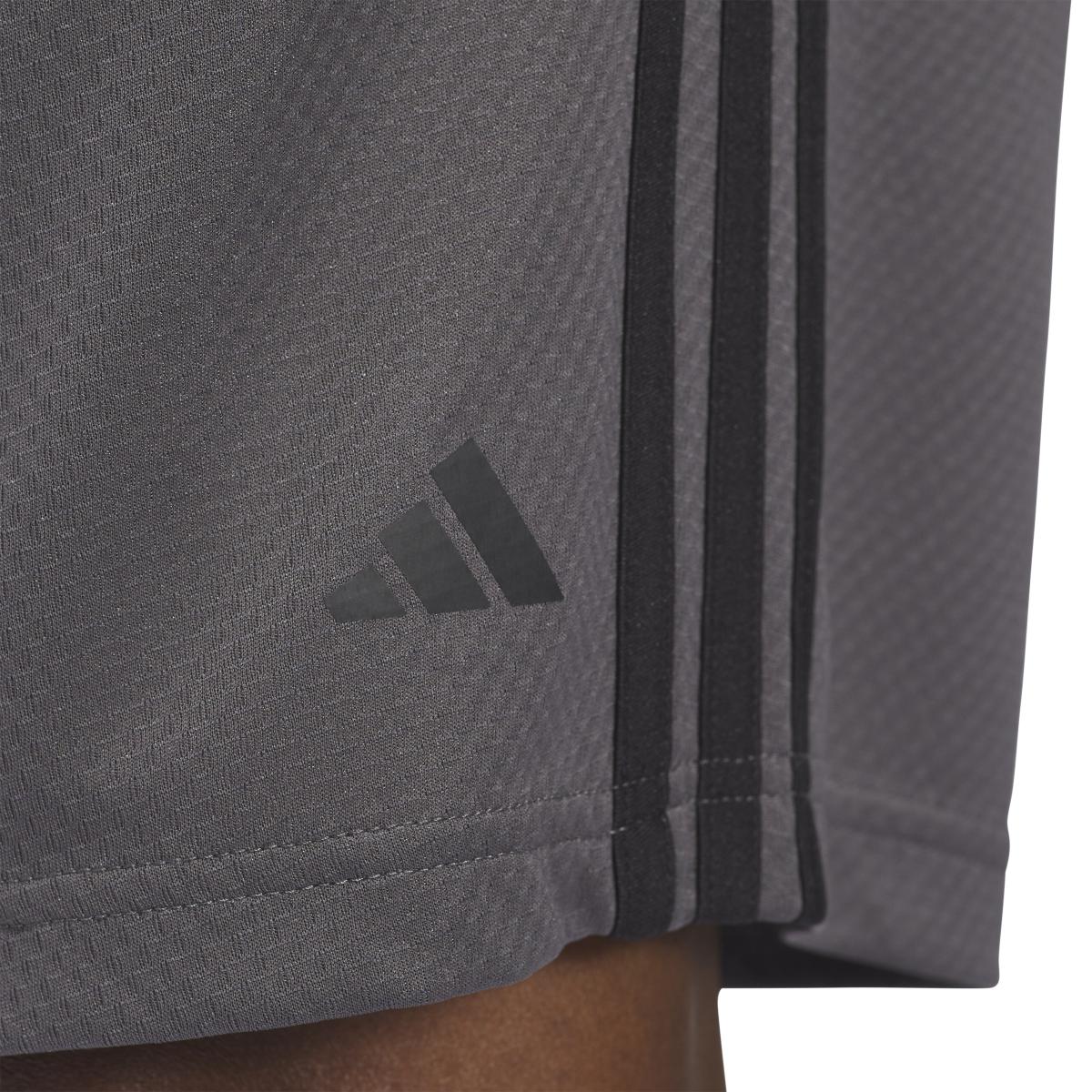 product/a/d/adidas_jj4940_grefiv-black_6.jpg