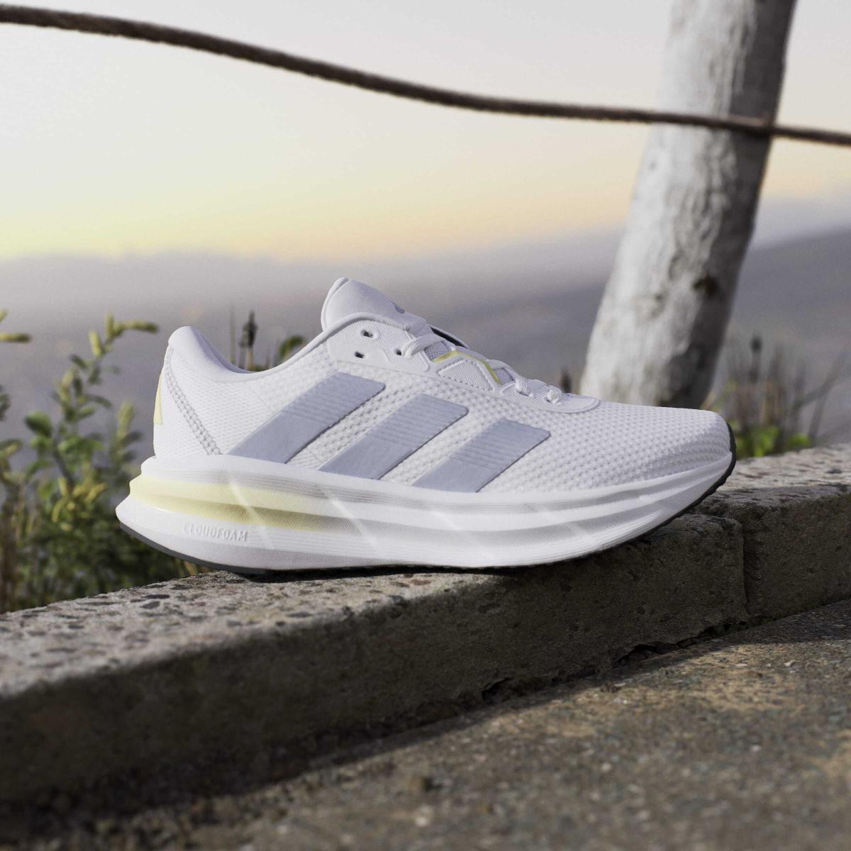 product/a/d/adidas_jq2605_13_footwear_photography_heromrktng_view_3-nw091625.jpg