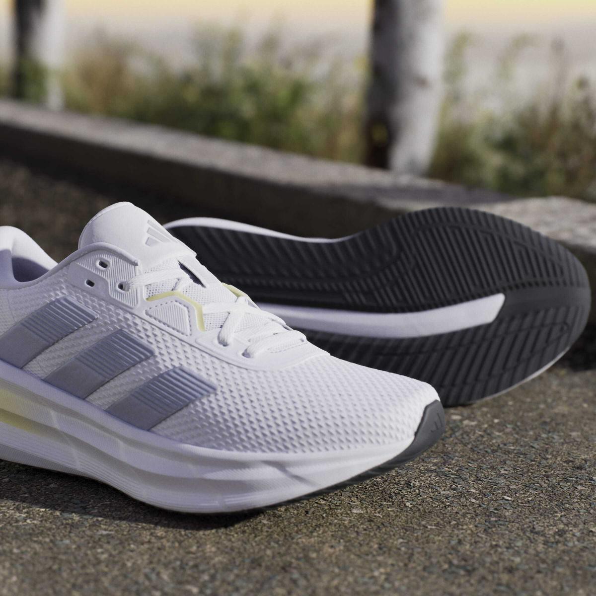 product/a/d/adidas_jq2605_19_footwear_photography_heromrktng_view_9-nw091625.jpg
