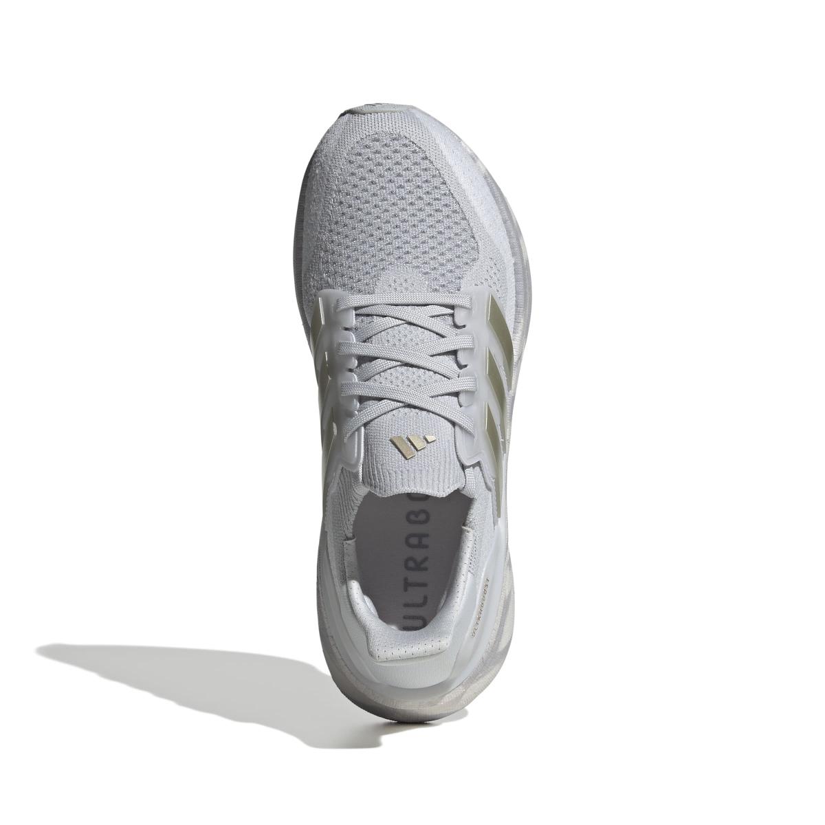 product/a/d/adidas_jq2917_3_footwear_photography_top_portrait_view_white-nw091625.jpg