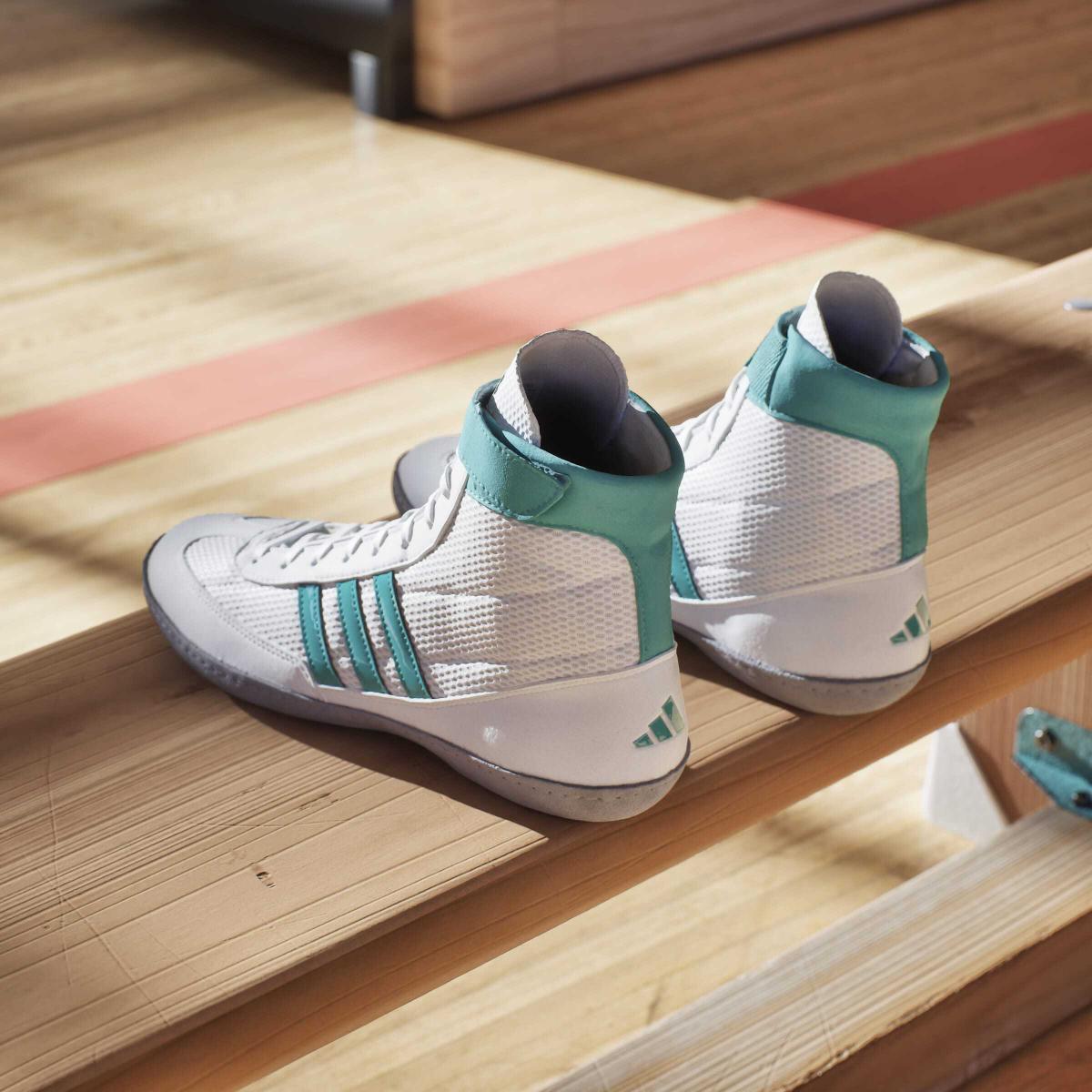 product/a/d/adidas_jq4985_18_footwear_photography_heromrktng_view_6-nw091625.jpg