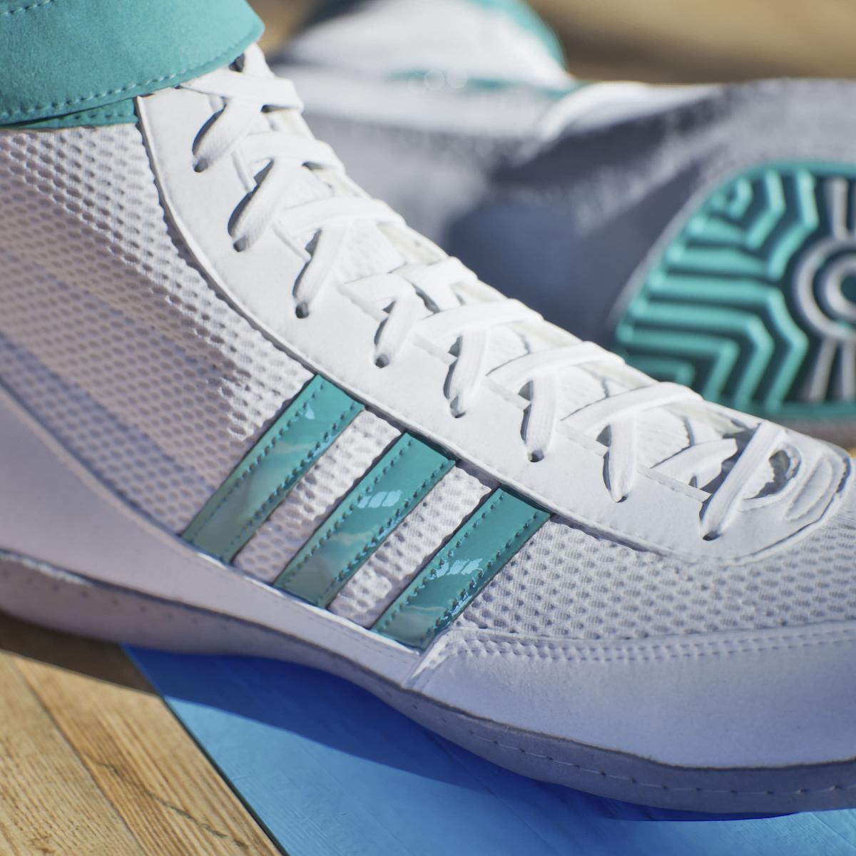 product/a/d/adidas_jq4985_22_footwear_photography_heromrktng_view_10-nw091625.jpg