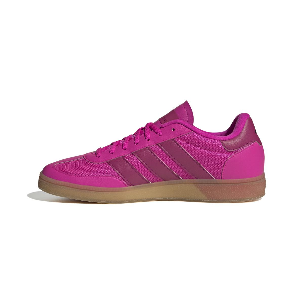 product/a/d/adidas_jq9021_5_footwear_photography_side_medial_center_view_white-nw091625.jpg