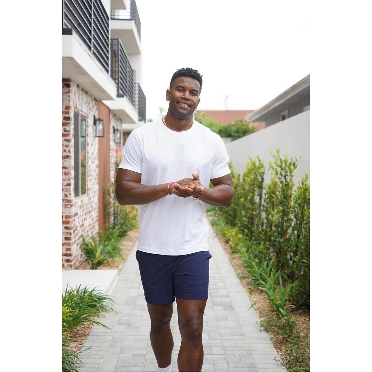 product/f/a/fabletics_ss2044523-3570_classic-white_5.jpg
