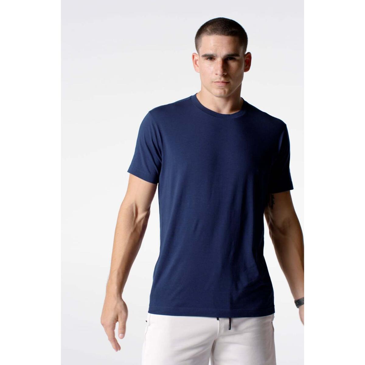 product/f/a/fabletics_ss2044523-3570_classic-white_7.jpg