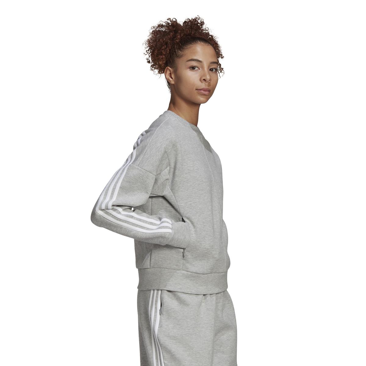 product/g/j/gj5447_app_on-model_walking_white.jpg