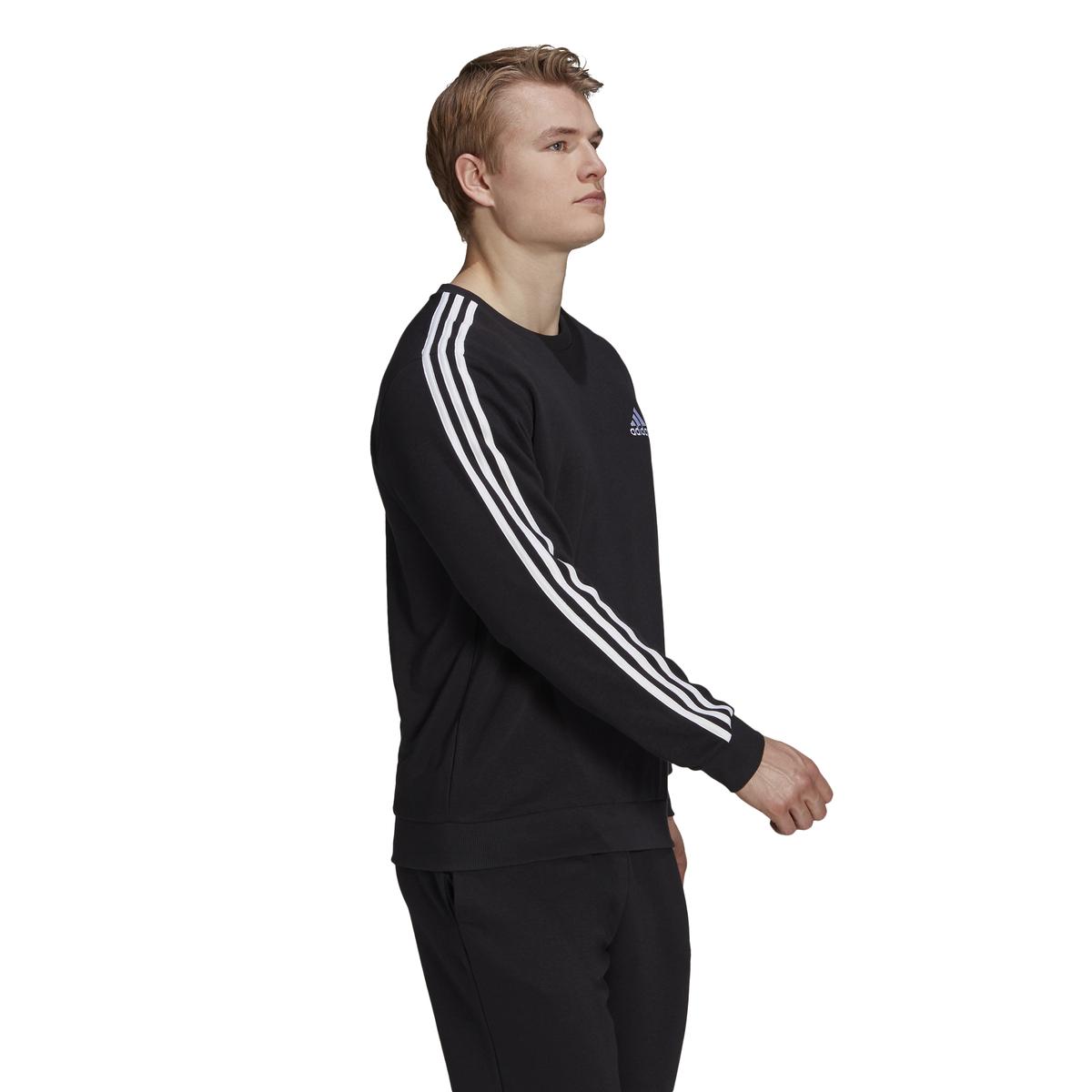 product/g/k/gk9078_app_on-model_walking_white.jpg