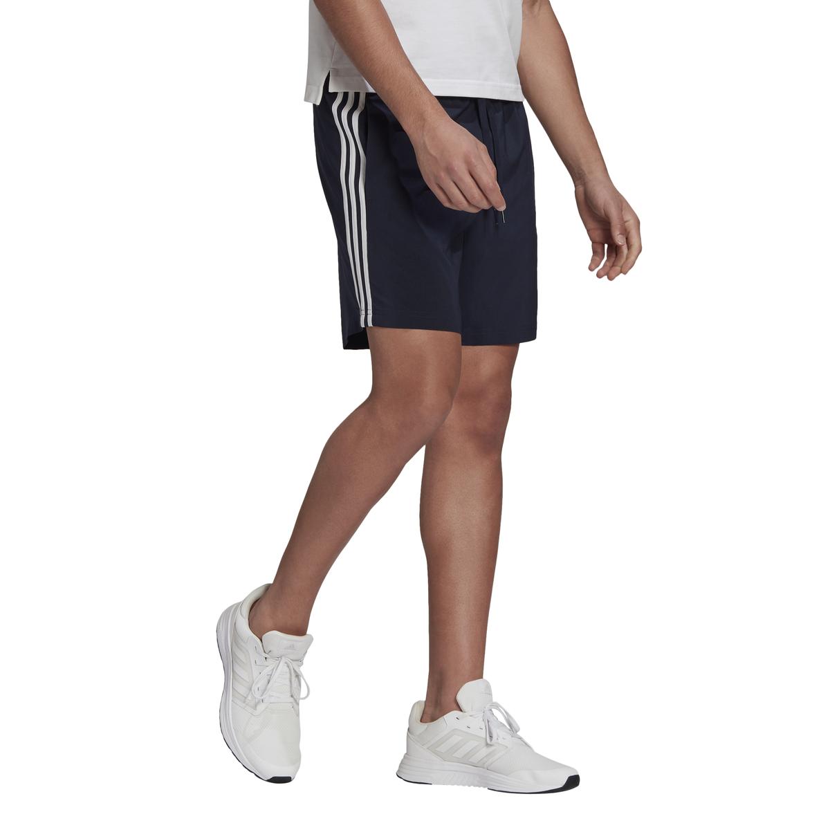 product/g/l/gl0023_app_on-model_walking_white.jpg
