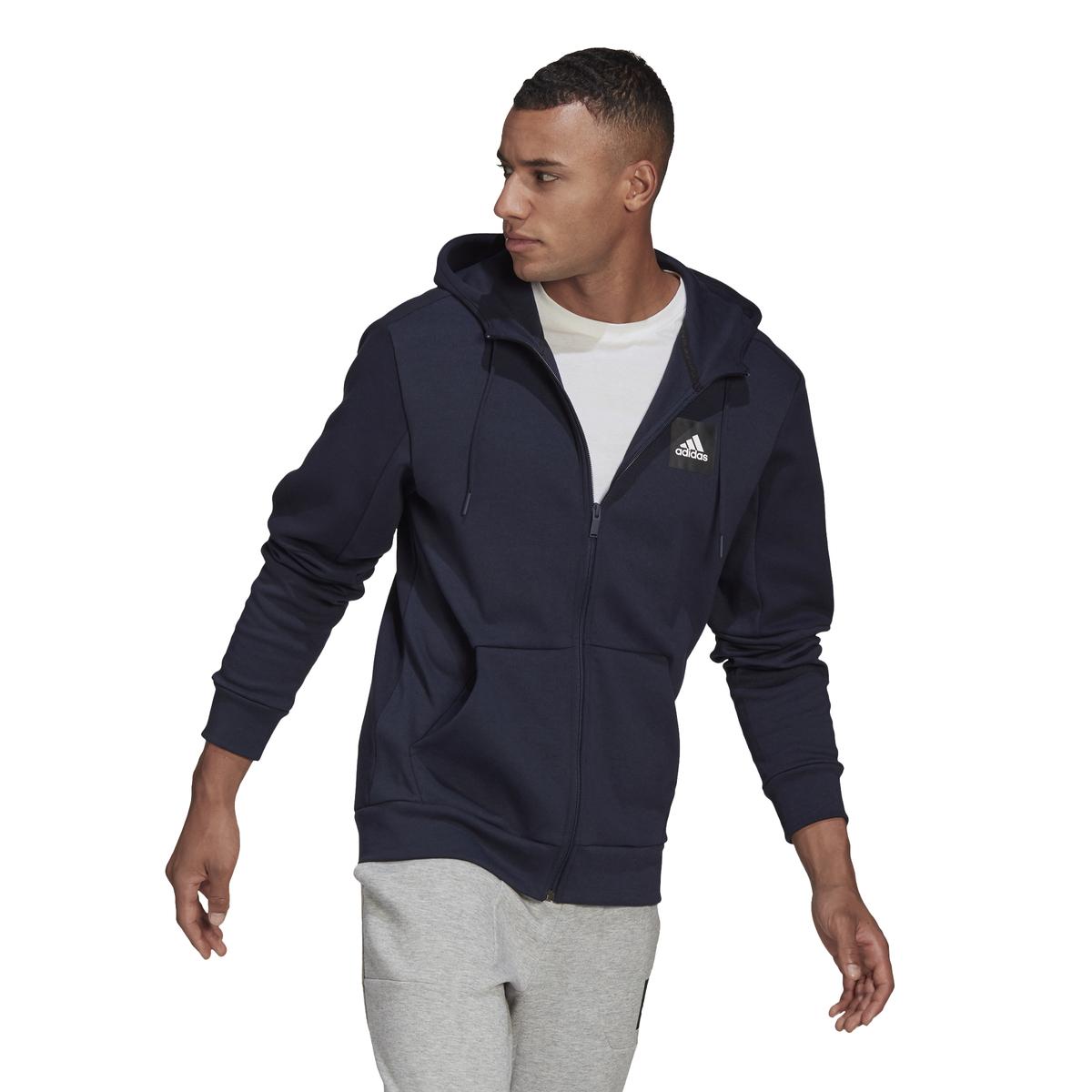 product/g/m/gm6343_app_on-model_walking_white.jpg
