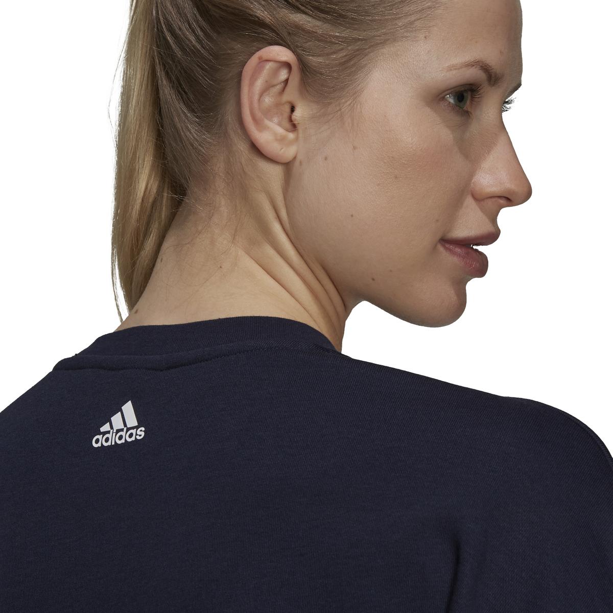 product/g/s/gs3880_app_on-model_detail-2_white.jpg