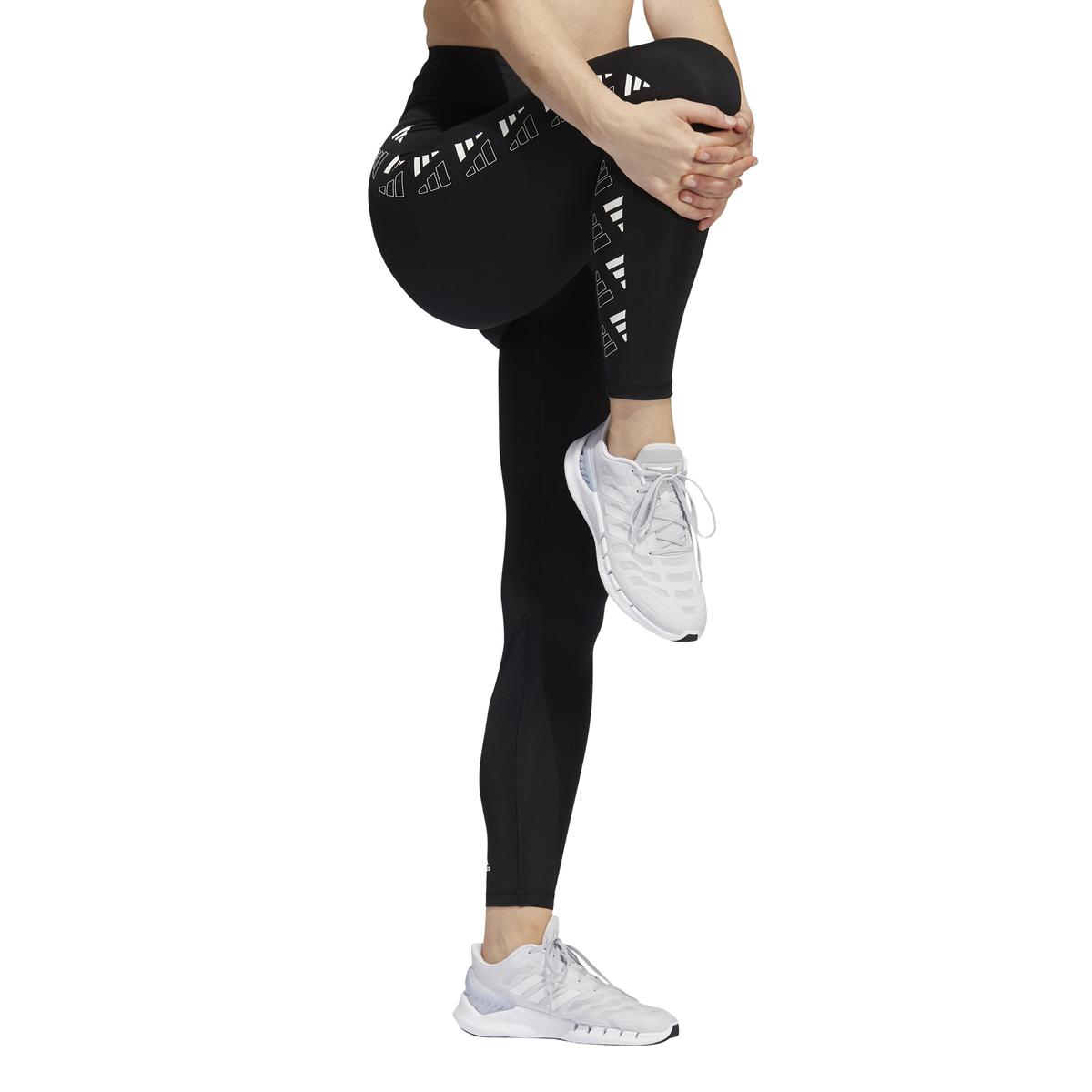 product/h/6/h64191_app_on-model_walking_white.jpg