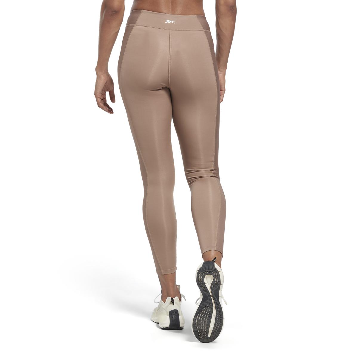 product/r/e/reebok_ha4369_3_apparel_on_model_back_view_white.jpg