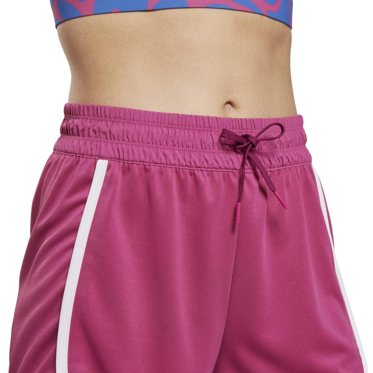 product/r/e/reebok_hk4830_6_apparel_on_model_detail_view_2_white.jpg