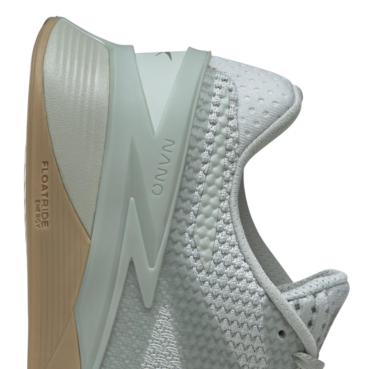 product/r/e/reebok_hp6056_7_footwear_photography_detail_view_1_white_000.jpg