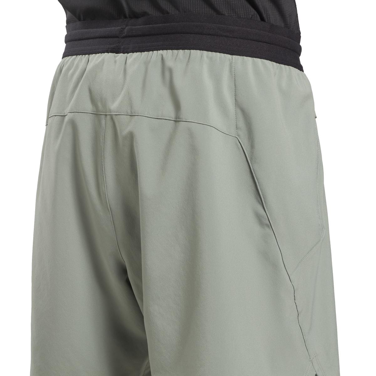 product/r/e/reebok_hr6142_5_apparel_on_model_detail_view_1_white.jpg