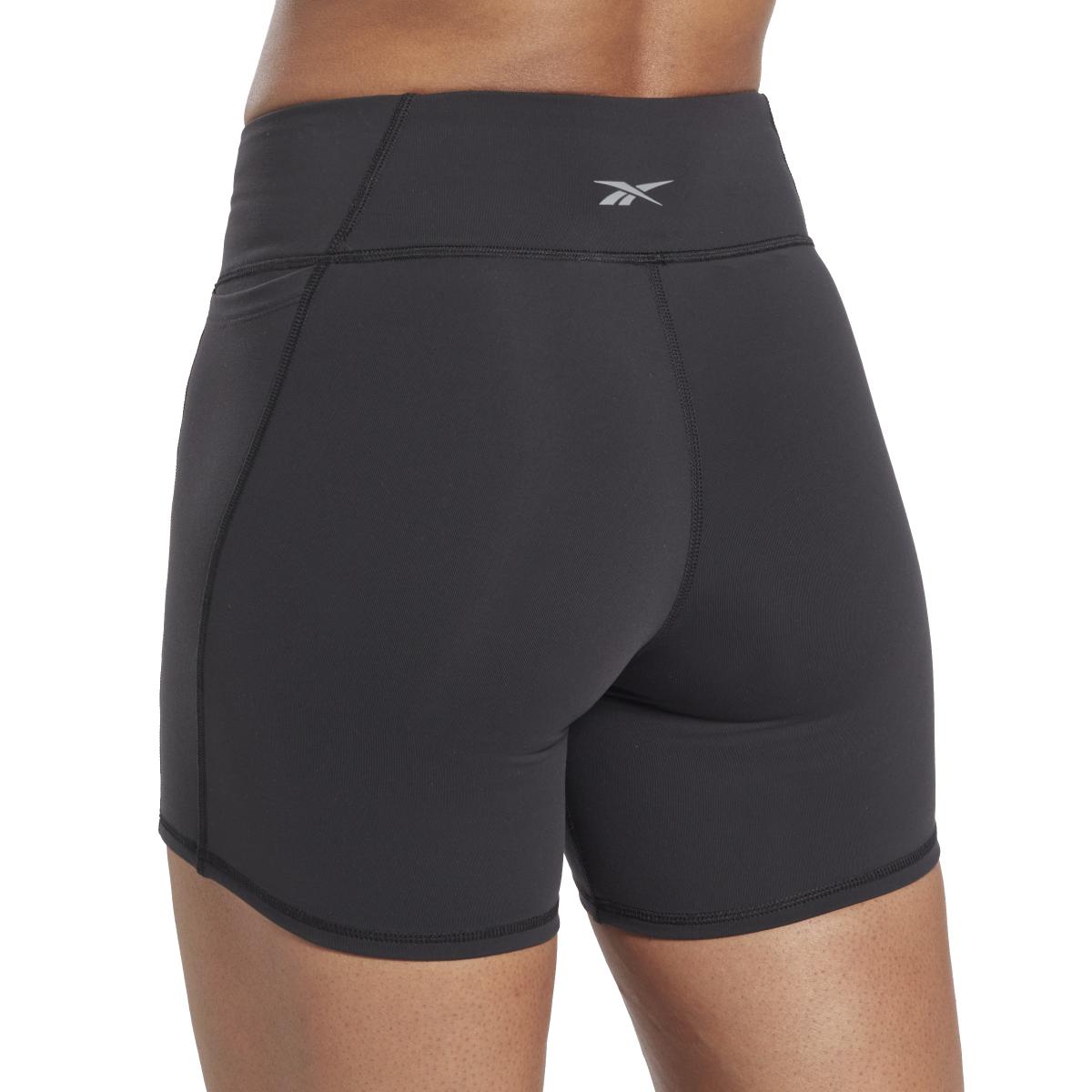 product/r/e/reebok_hs7794_6_apparel_on_model_detail_view_2_white.jpg