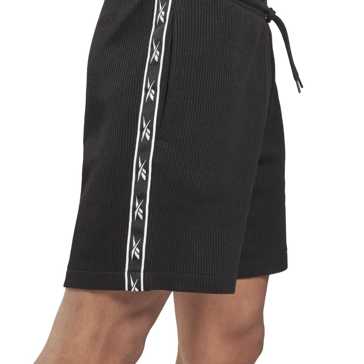 product/r/e/reebok_hs9441_5_apparel_on_model_detail_view_1_white.jpg