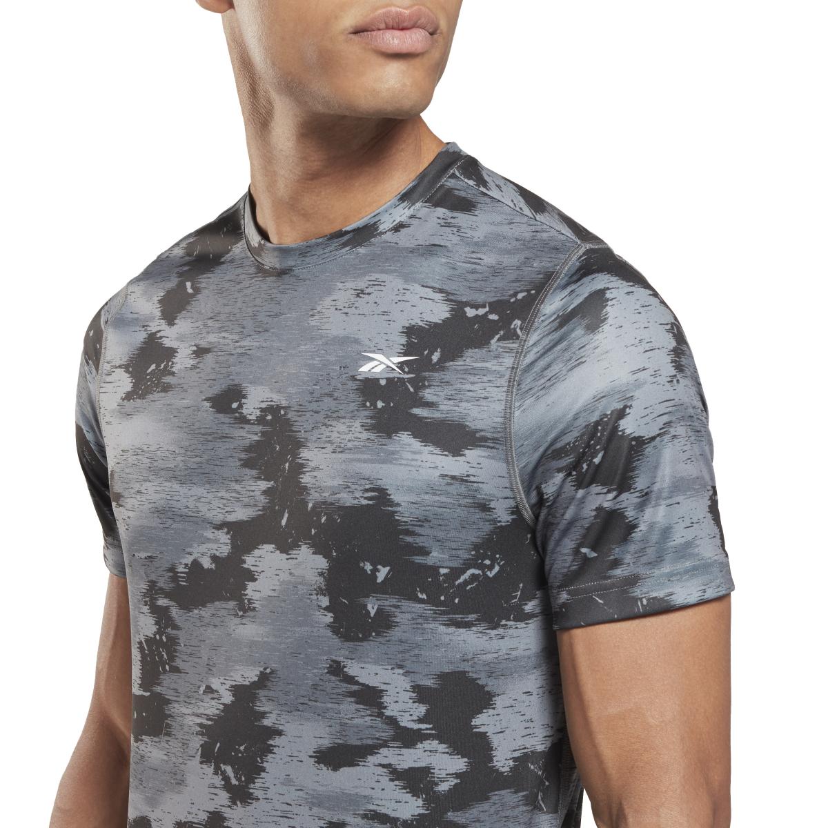 product/r/e/reebok_ht1689_5_apparel_on_model_detail_view_1_white.jpg