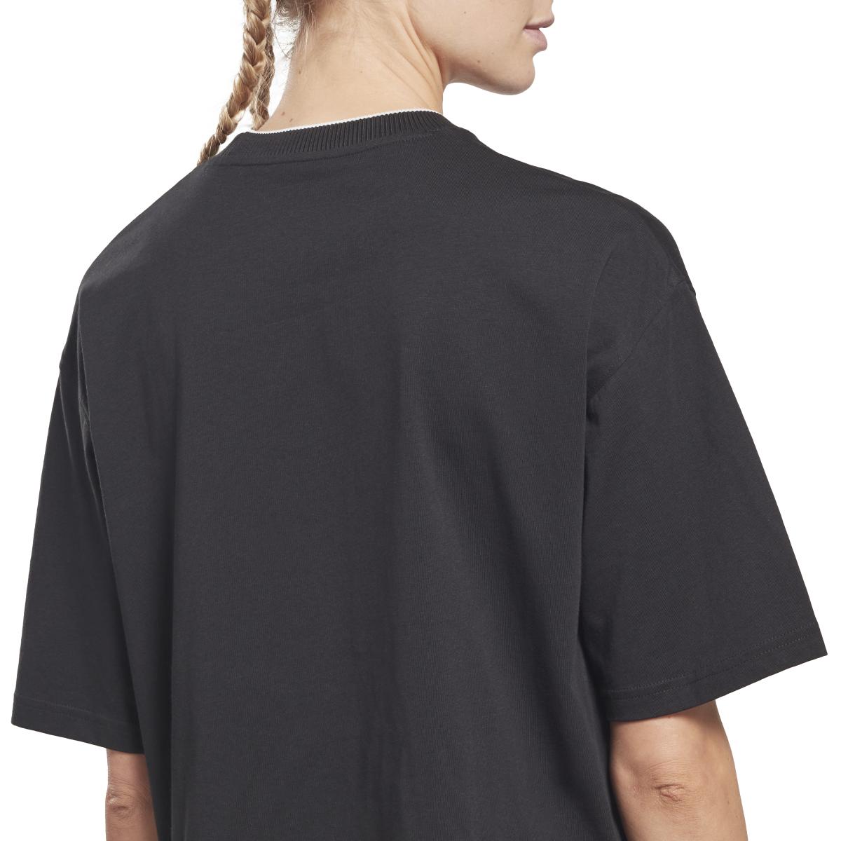 product/r/e/reebok_ht8059_6_apparel_on_model_detail_view_2_white.jpg
