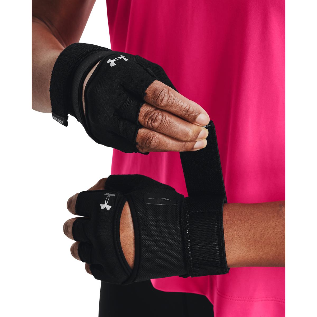 product/u/n/under-armour_1369831-001_17-nw050324.jpg