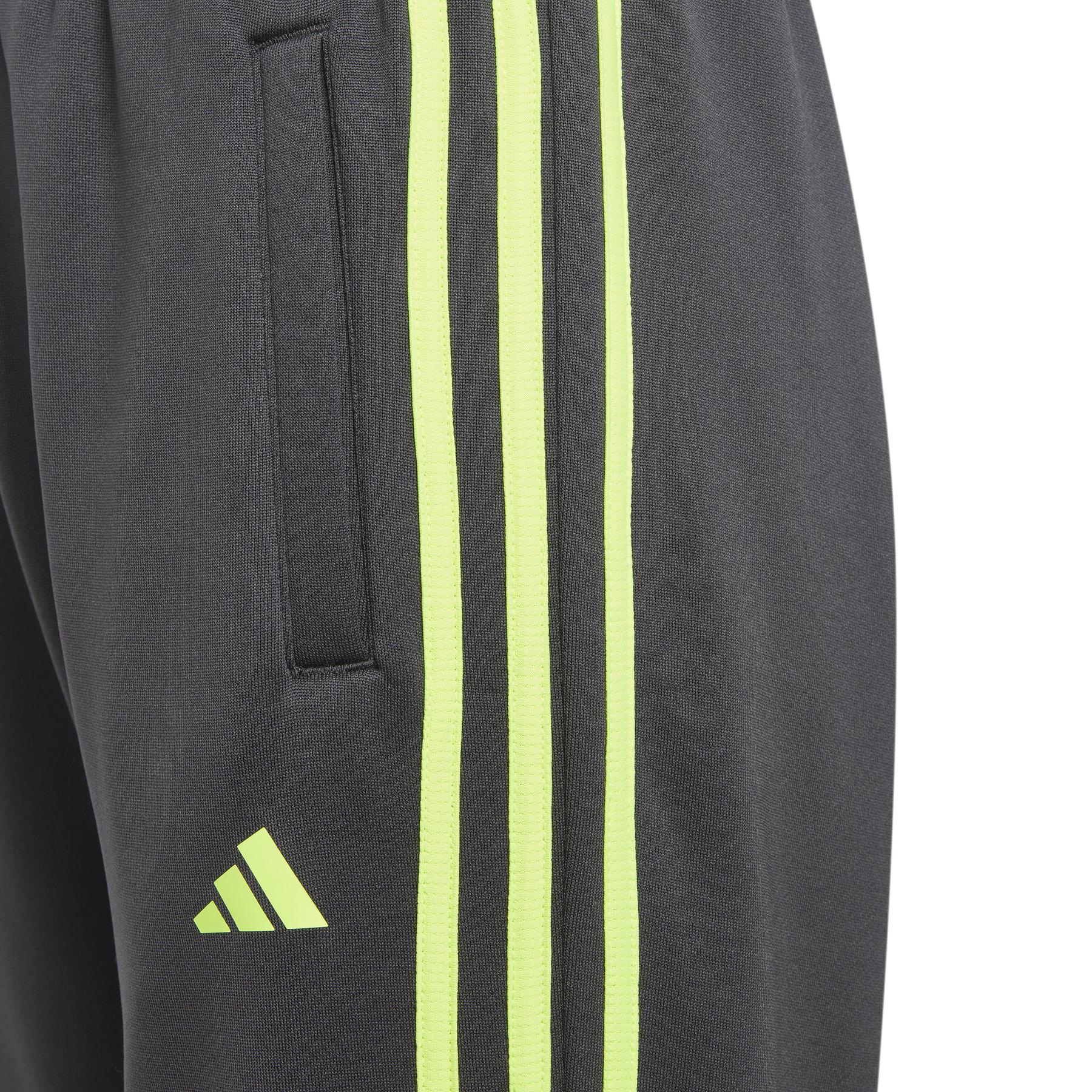product/2/0/2025_09_adidas_hz0087_5_apparel_photography_detail_view_2_white.jpg